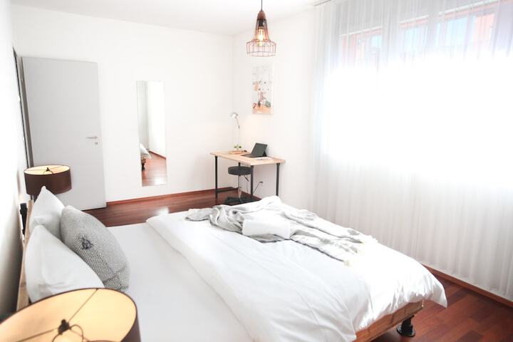 Room 2 of 38