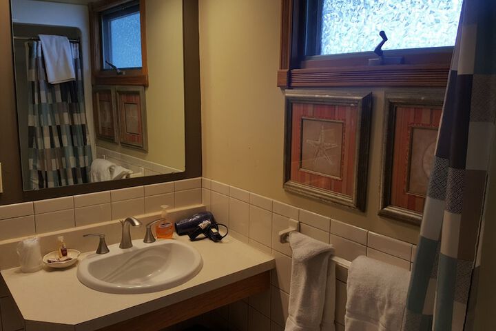 Room 106 of 128