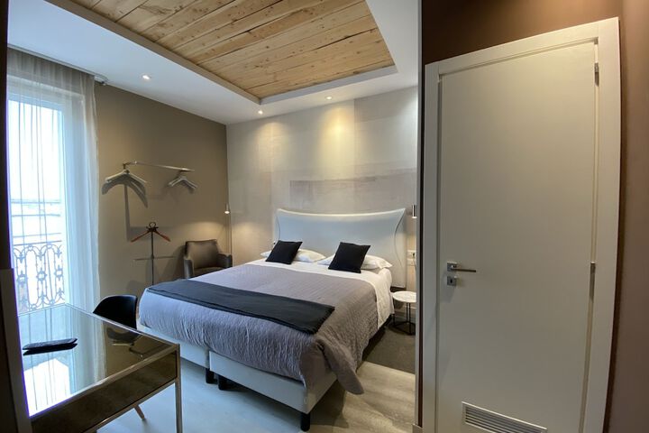 Room 15 of 86