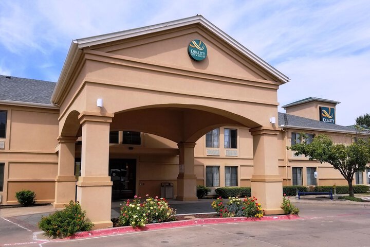 Quality Inn & Suites DFW Airport South