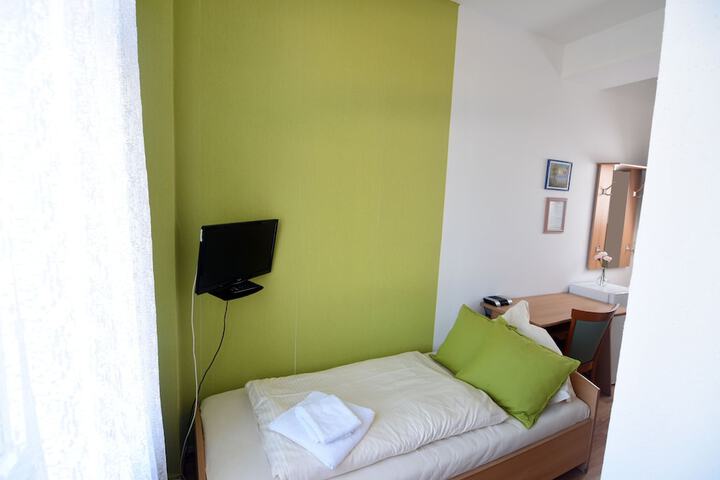 Room 8 of 46
