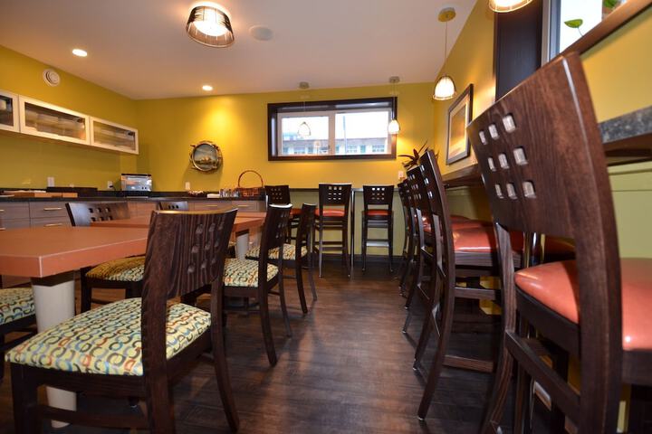 Breakfast area