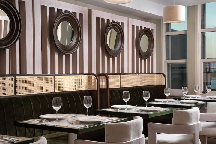 Dining 59 of 83