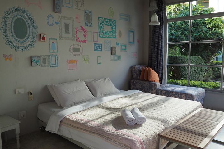 Room 34 of 93