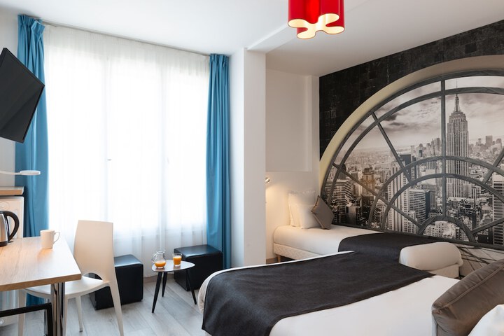 Room 15 of 26