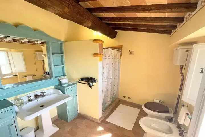 Room 8 of 24