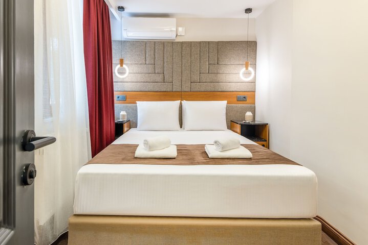 Room 16 of 87