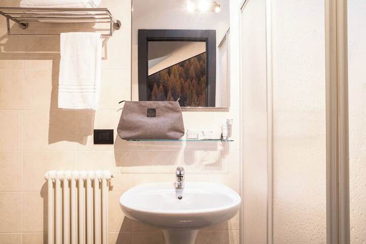 Room 15 of 23