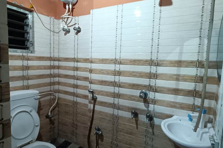 Room 10 of 13