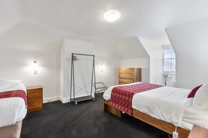 Room 16 of 45