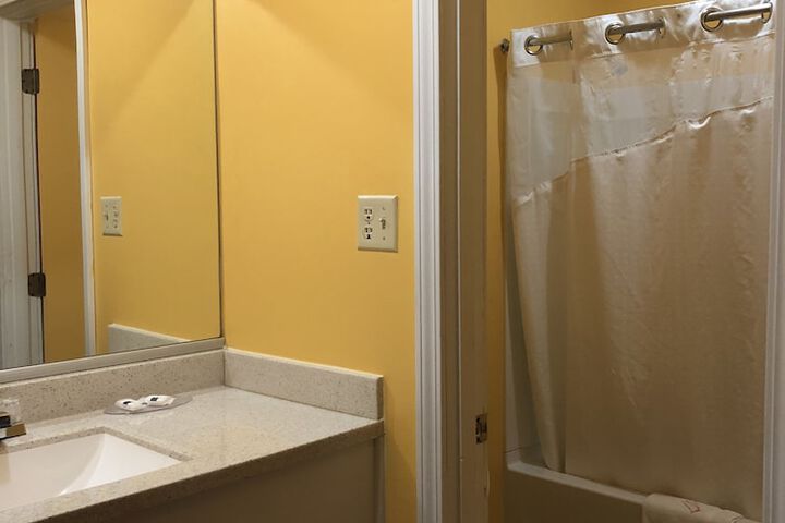 Room 18 of 34