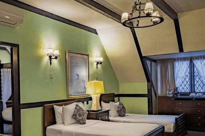 Room 13 of 29
