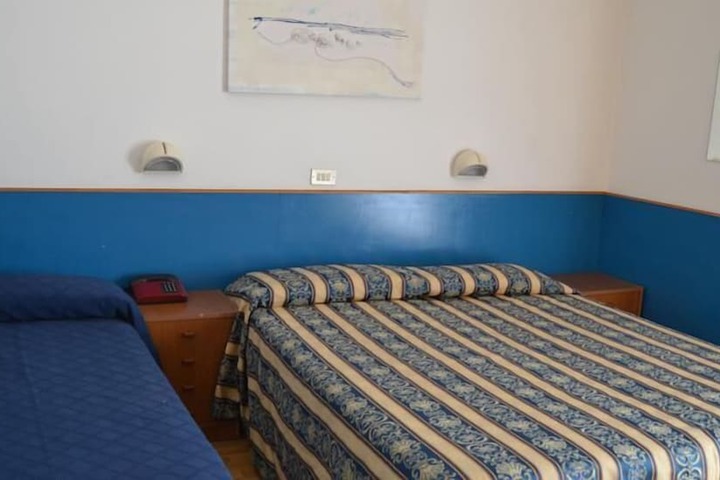 Room 21 of 73