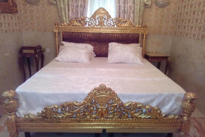 Room 4 of 61