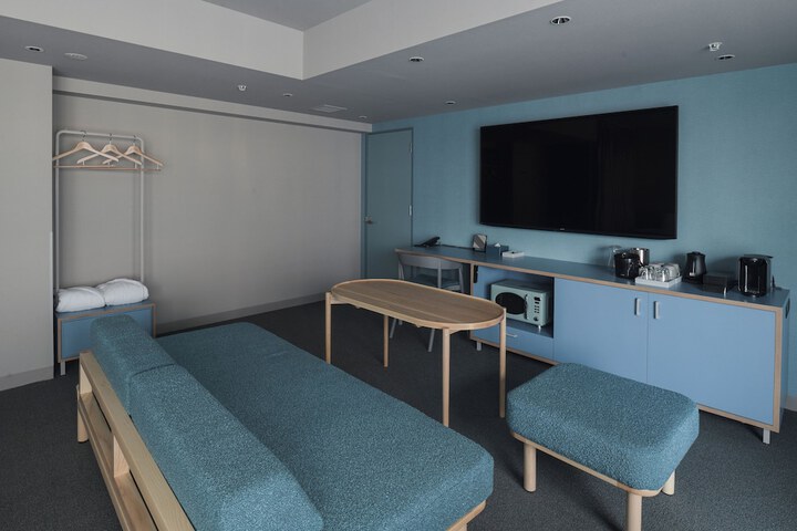 Room 12 of 52