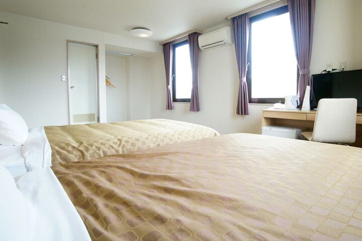 Room 5 of 19