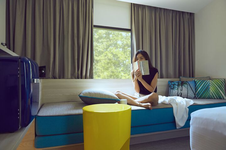 Room 12 of 73