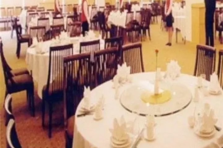 Dining 2 of 2