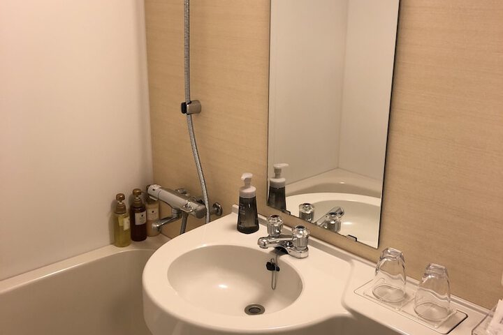 Room 30 of 46