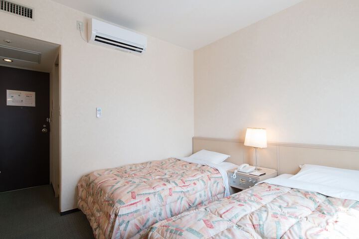 Room 21 of 95