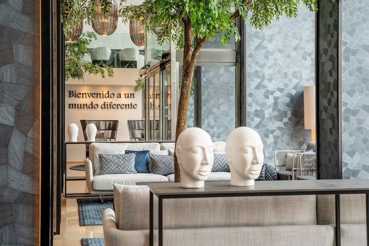 Guest Lobby