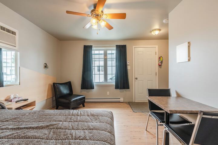 Room 4 of 13