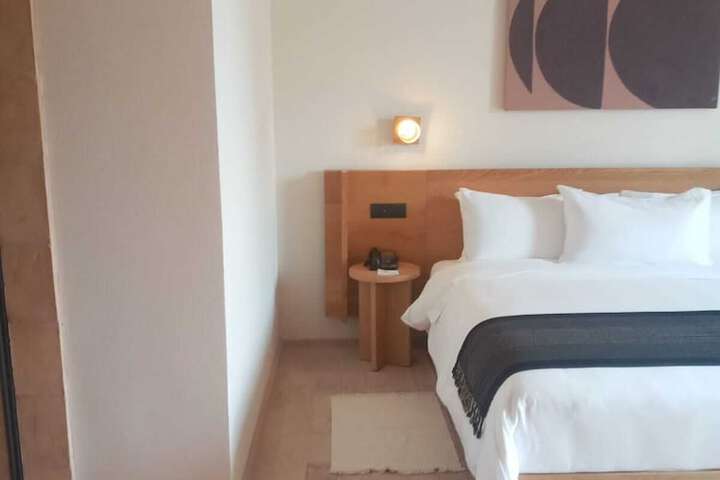 Room 30 of 137