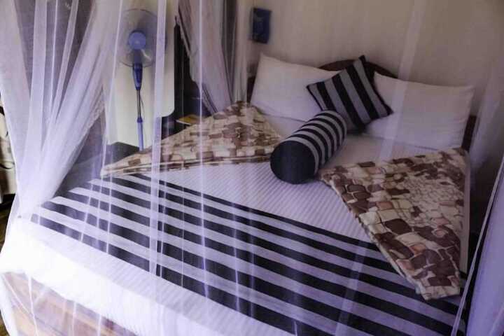 Room 8 of 22