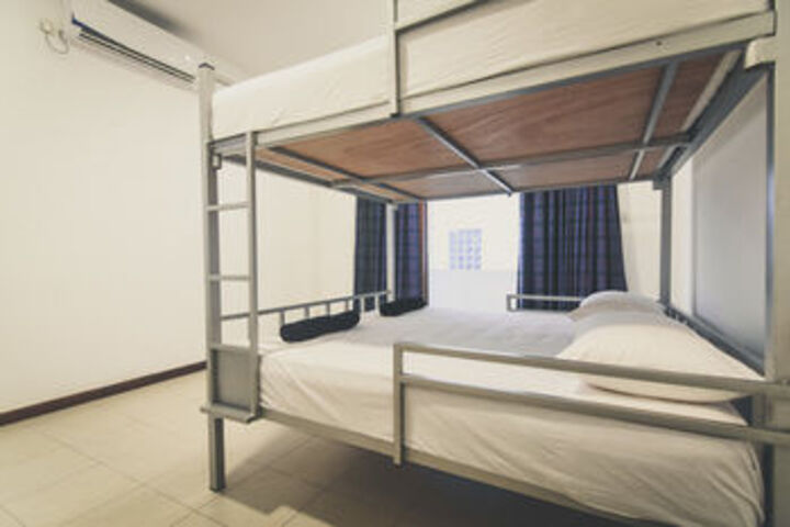 Room 20 of 33
