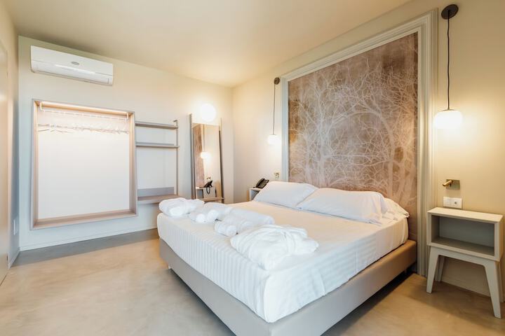 Room 33 of 121