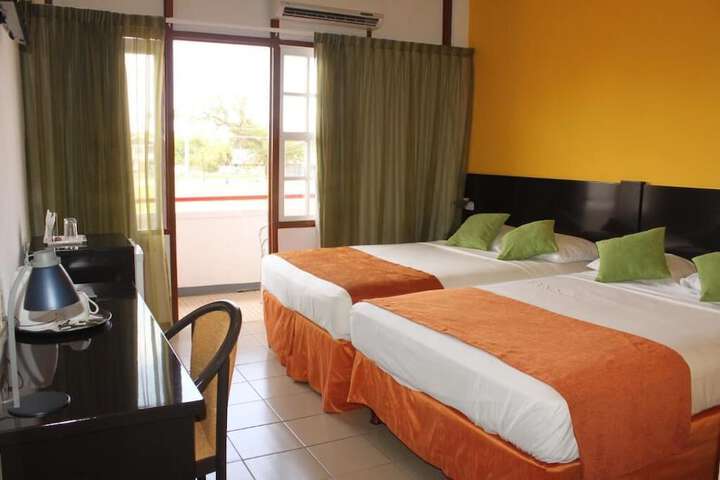 Room 8 of 33