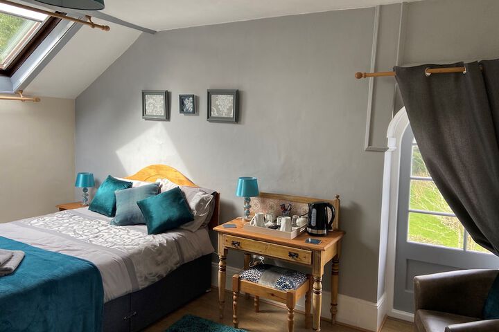 Room 8 of 17