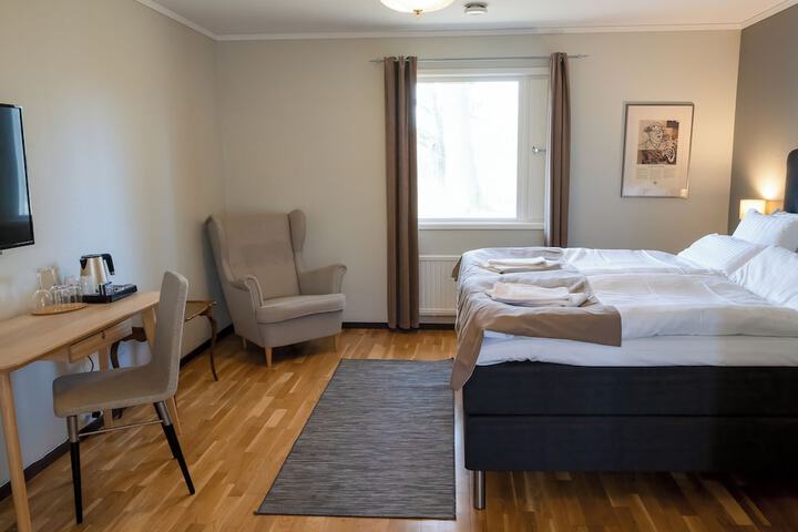 Room 4 of 28