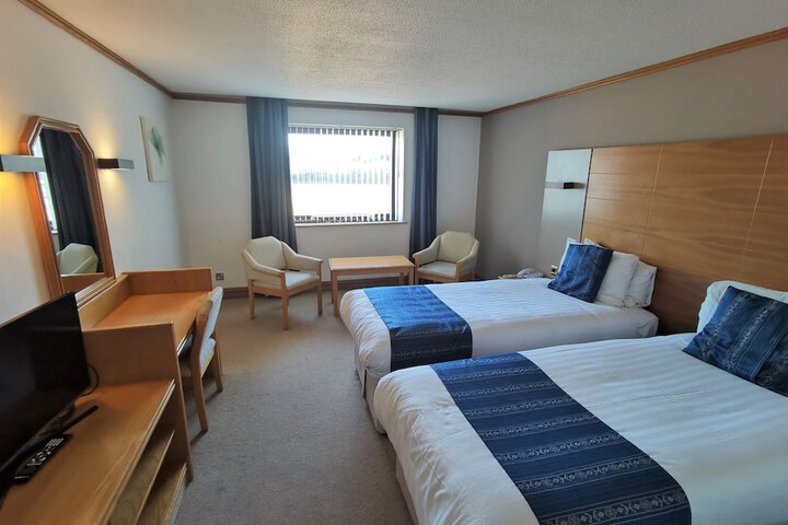 Room 13 of 68