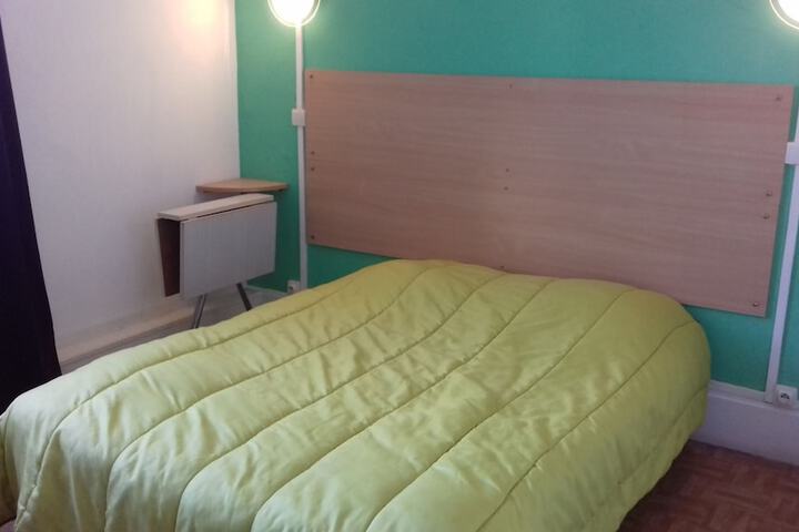 Room 3 of 37