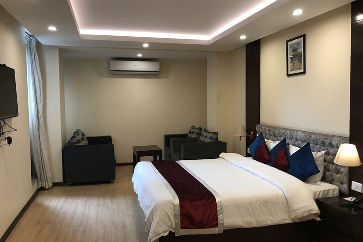 Room 11 of 48