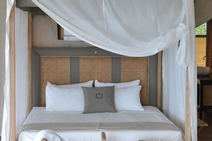 Room 4 of 80