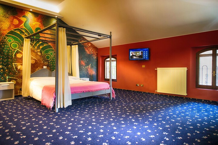 Room 35 of 54