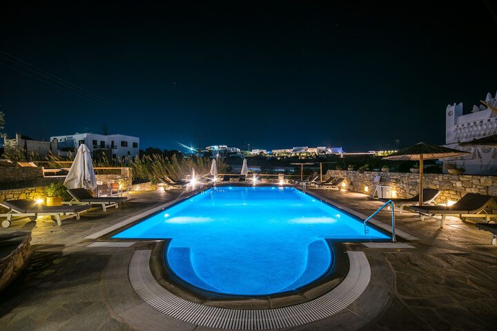 Hotel Pool