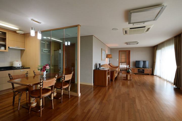 Room 16 of 49