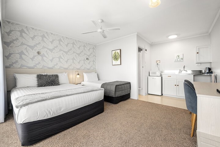 Room 7 of 24