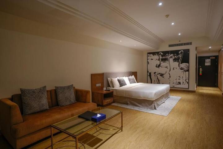 Room 13 of 74