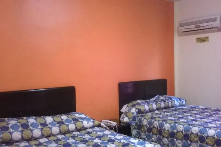 Room 6 of 8