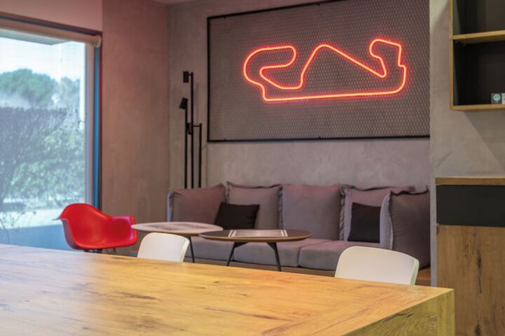 Guest Lobby