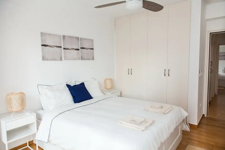 Room 4 of 12