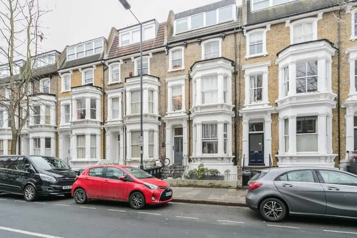 Spacious 1bed W / balcony 15mins to Notting Hill
