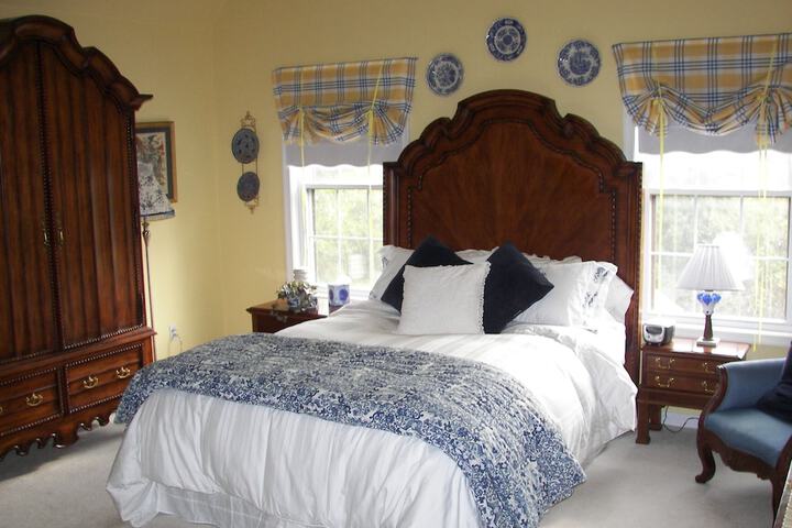 Room 4 of 52