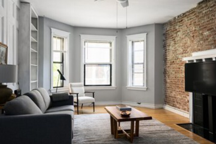 Image of Spacious CWE Apts near BJC by Zencity