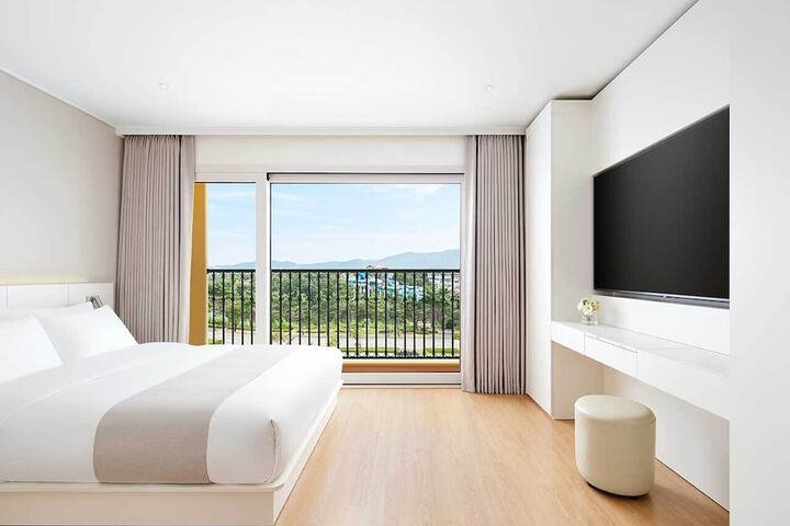 Room 12 of 45