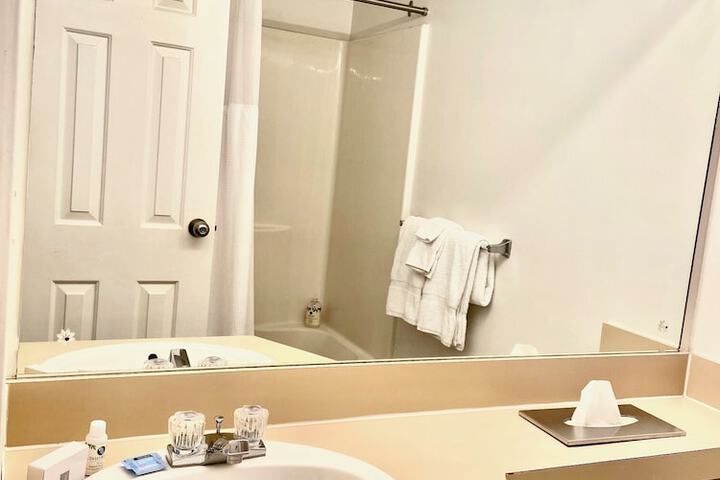 Room 25 of 51